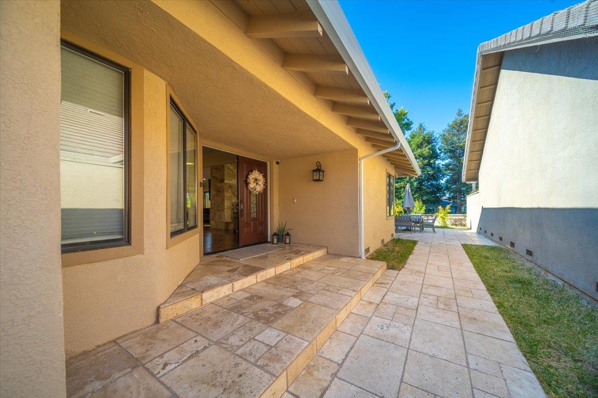 14075 Mountain Quail Road