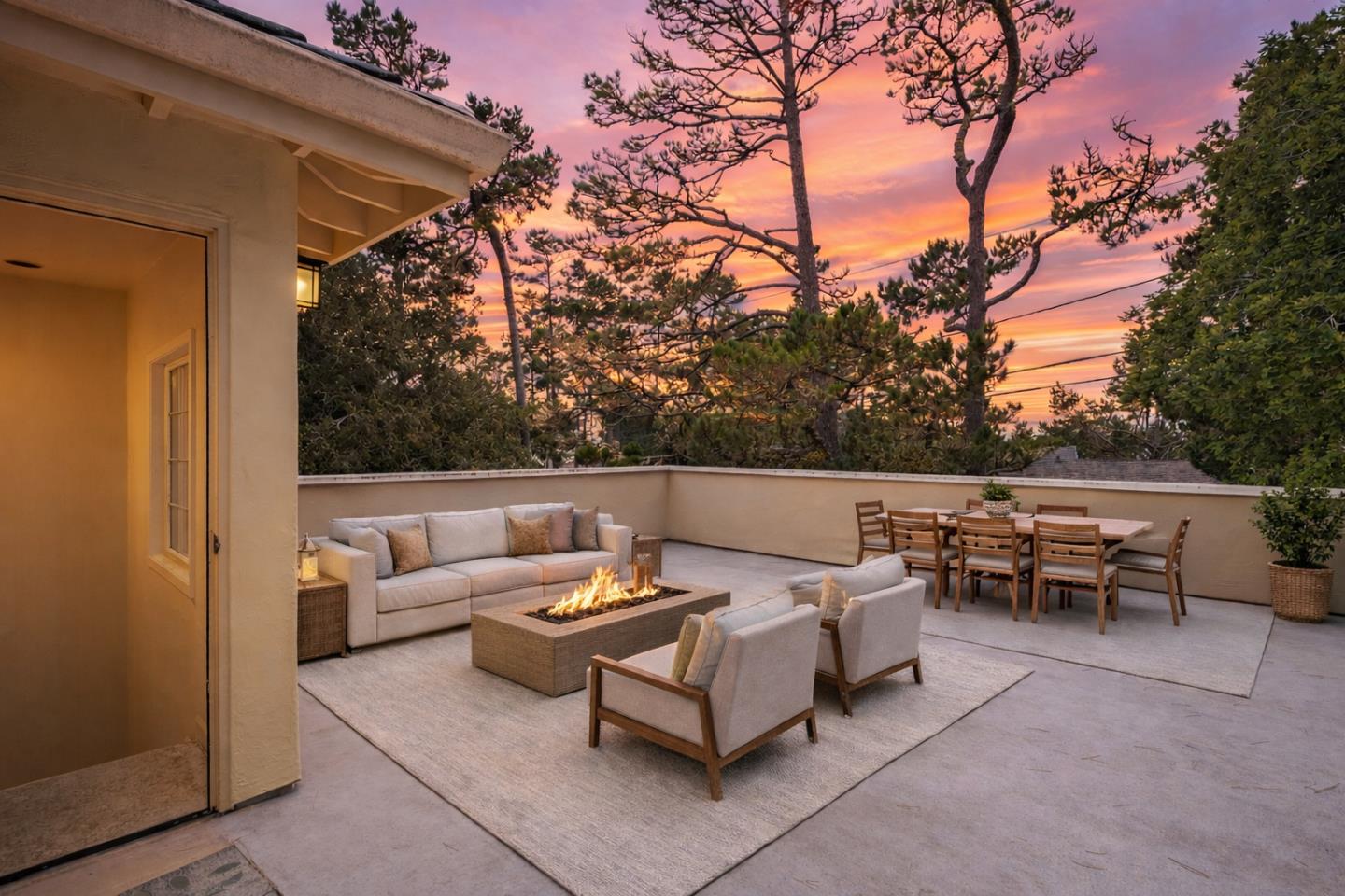 4055 Sunset