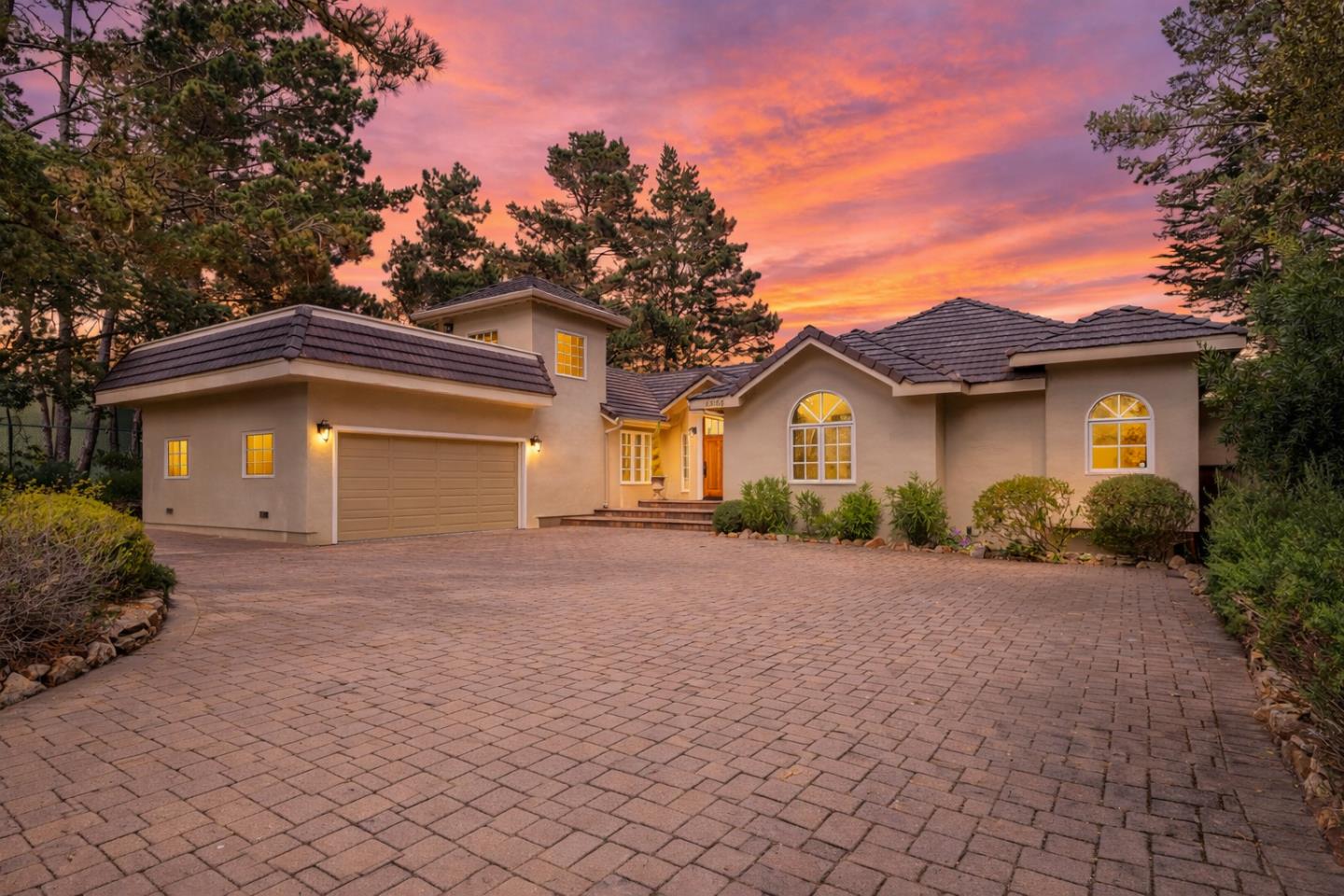 4055 Sunset