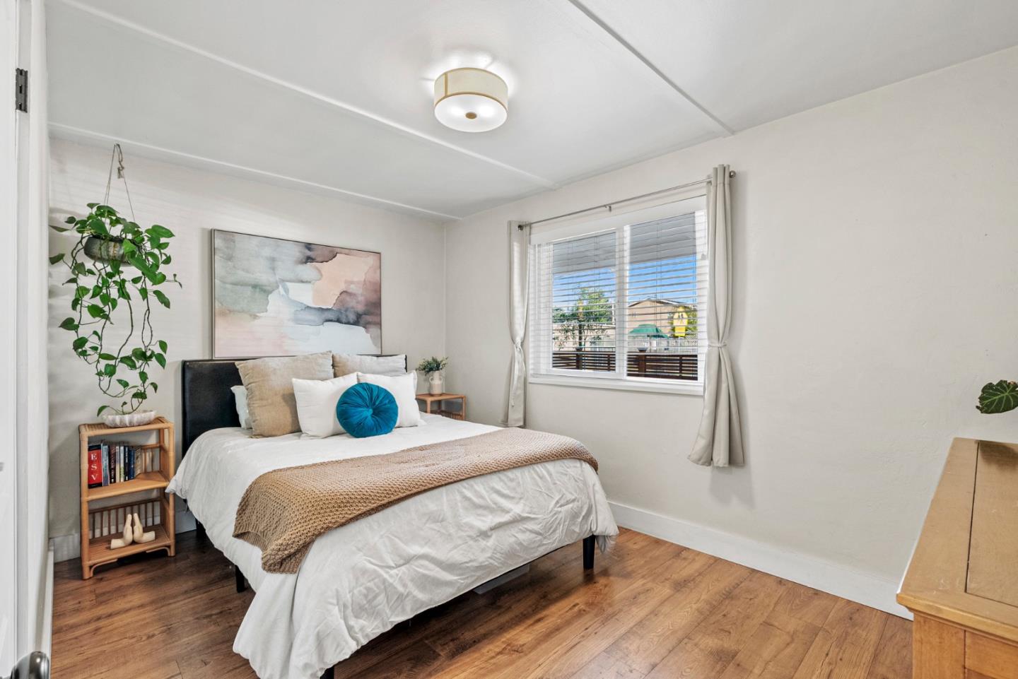 37 Portola AVE