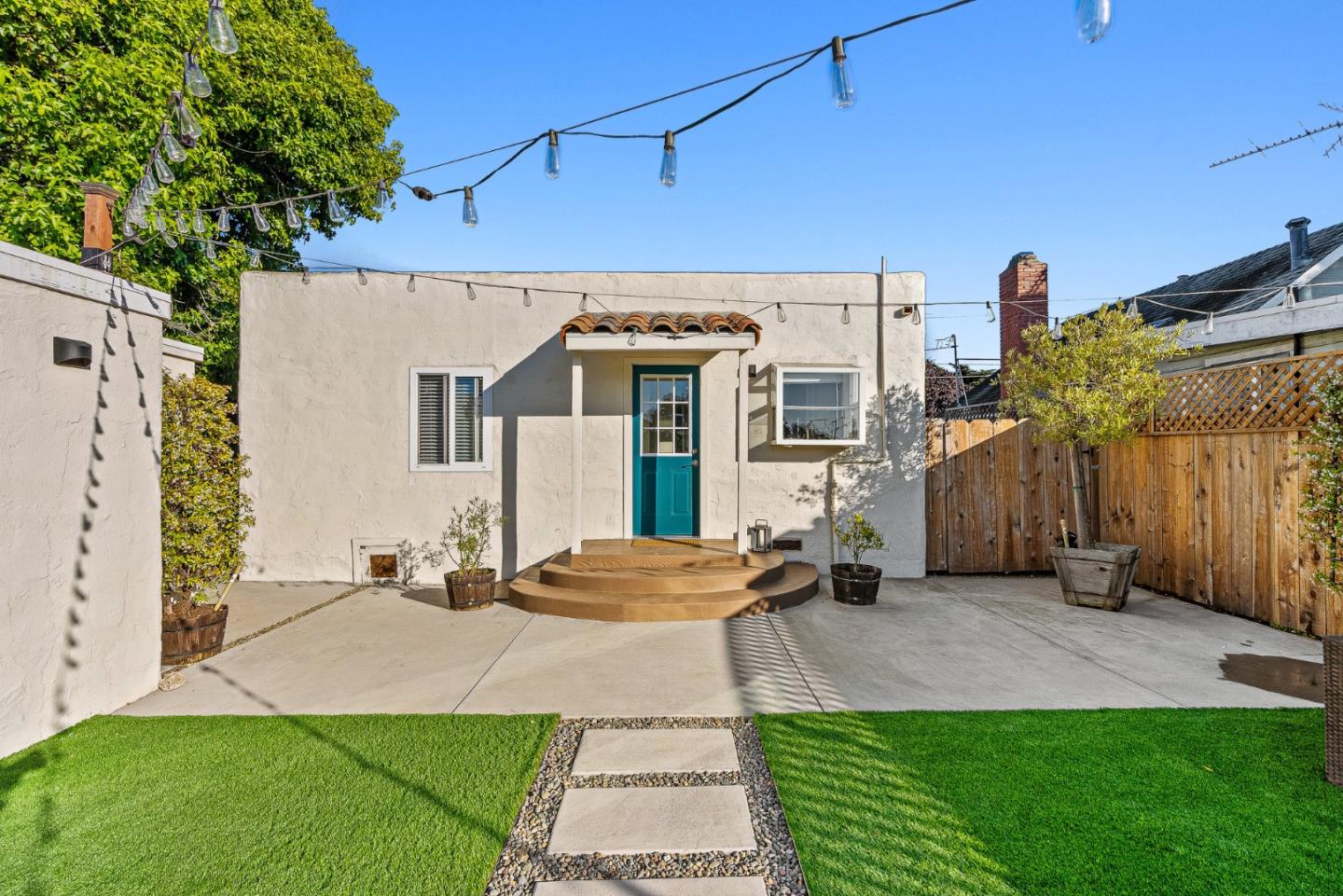 37 Portola AVE