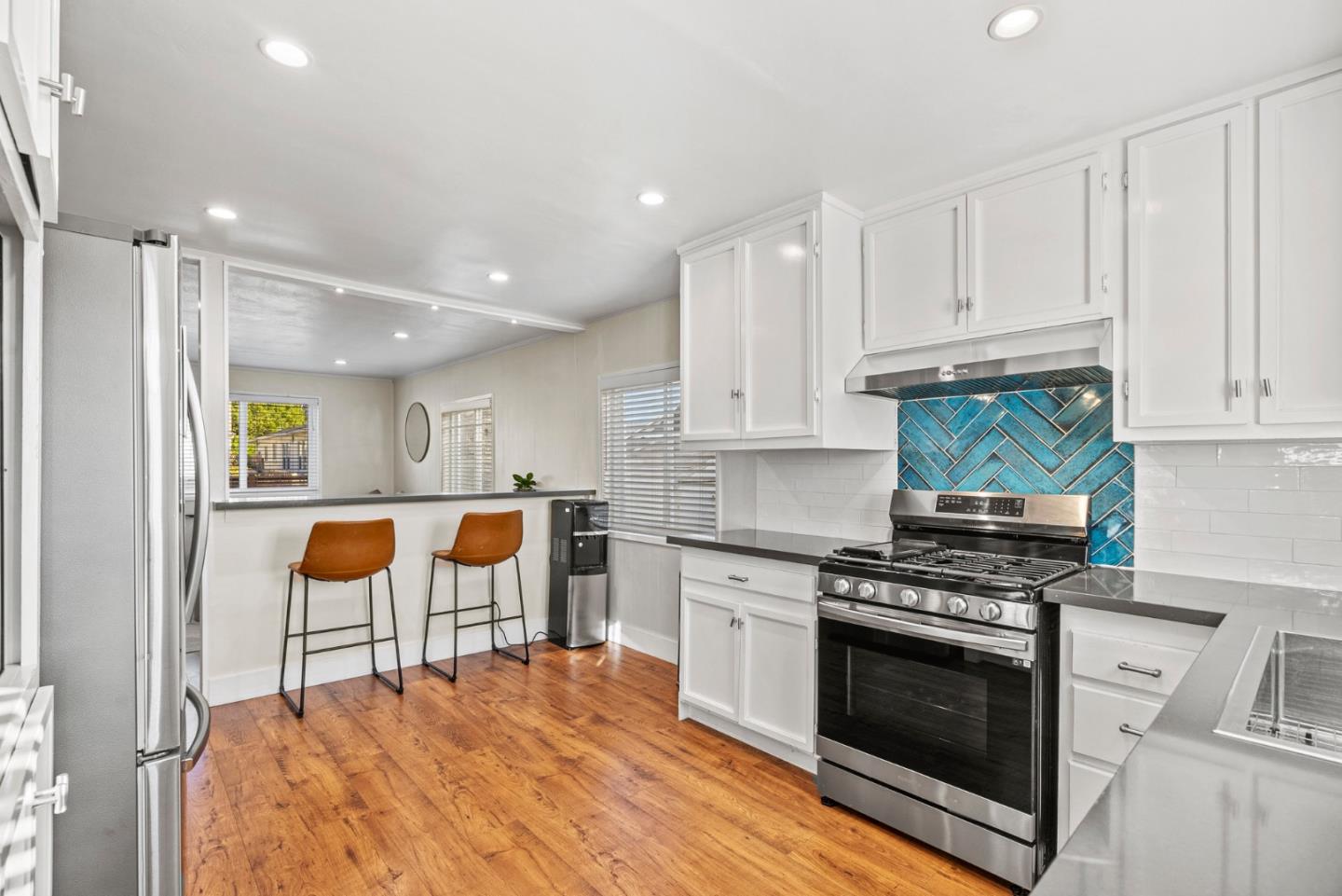 37 Portola AVE