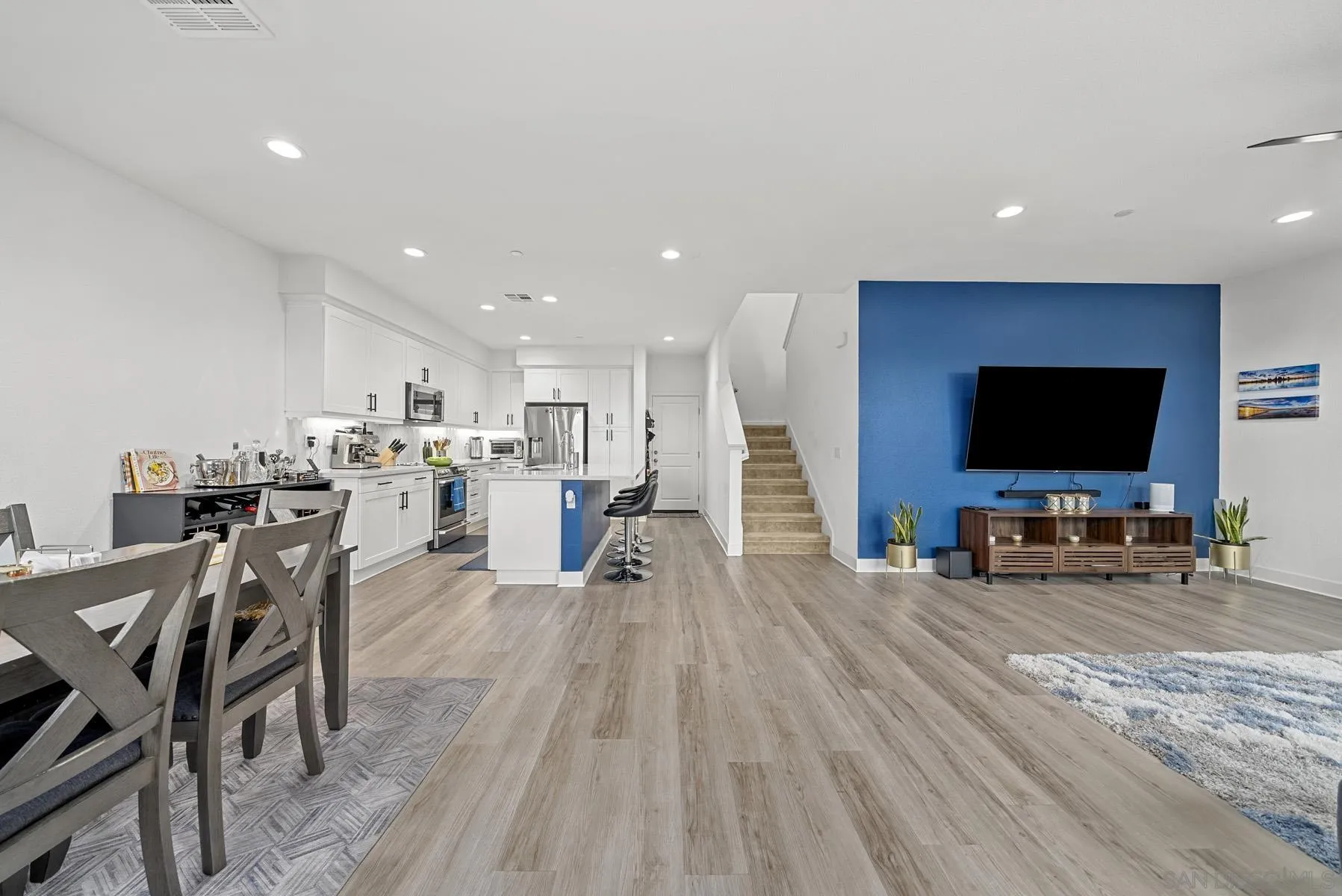 8714 Aruba Ln