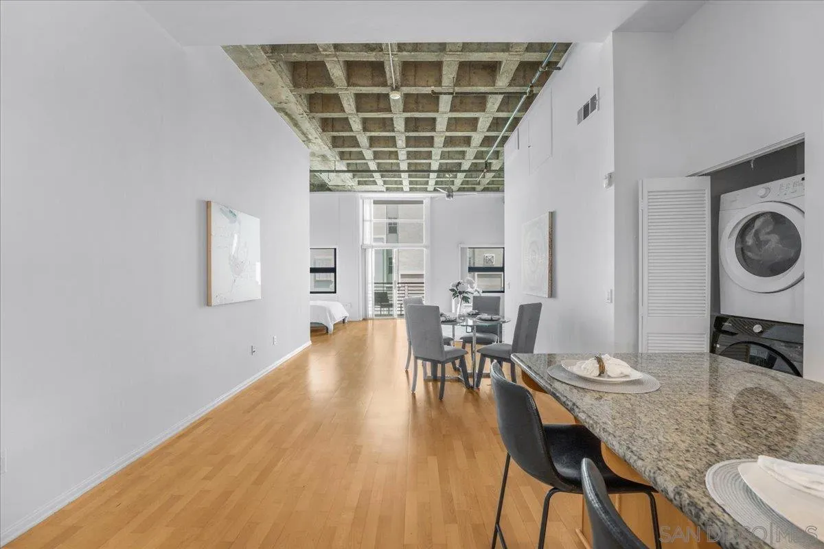 3211 5th Ave Unit 202