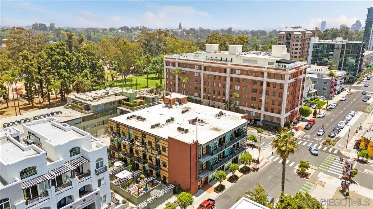 3211 5th Ave Unit 202