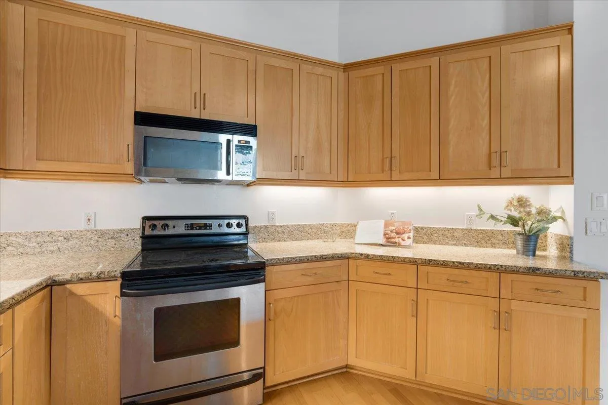 3211 5th Ave Unit 202