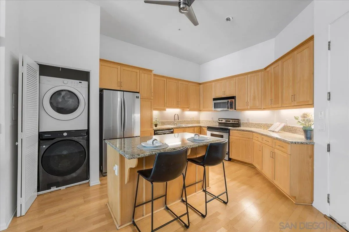 3211 5th Ave Unit 202