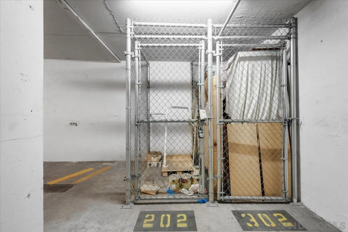 3211 5th Ave Unit 202