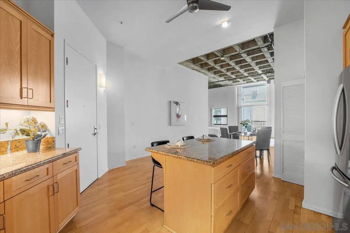 3211 5th Ave Unit 202