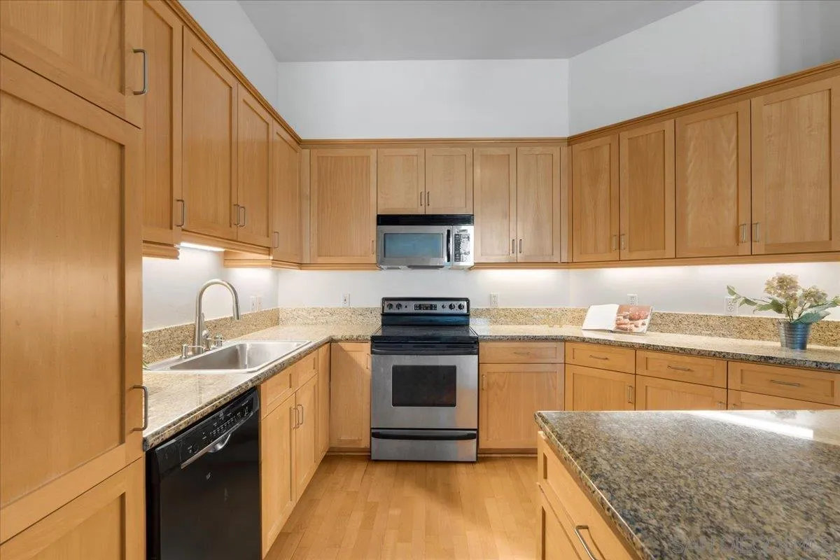 3211 5th Ave Unit 202