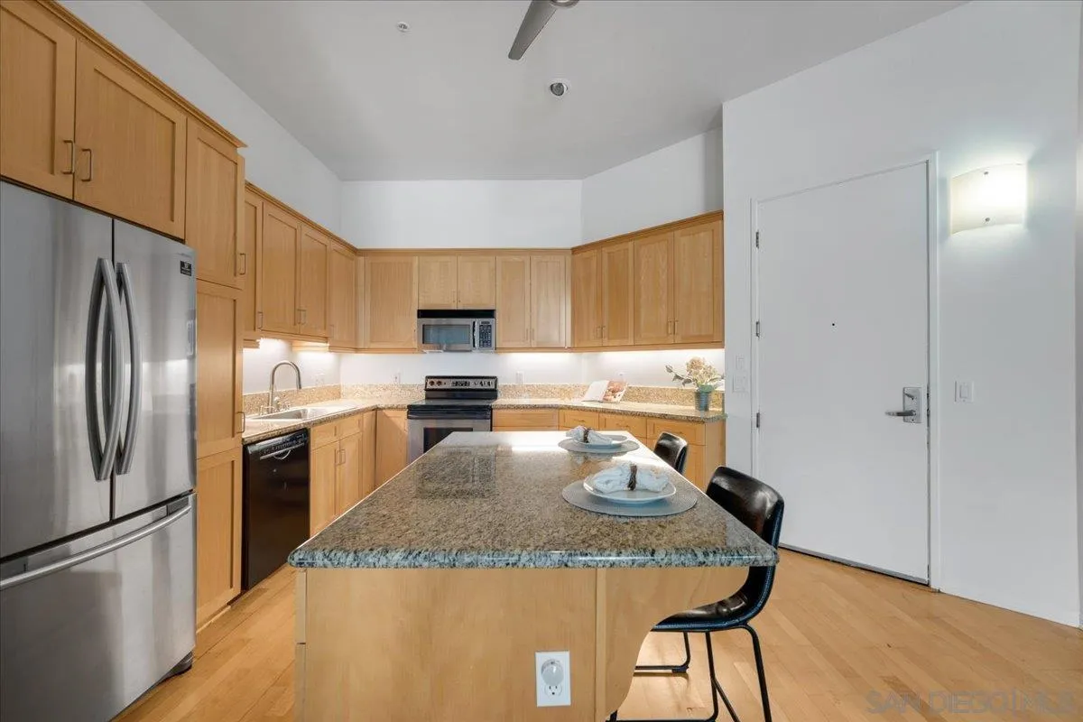 3211 5th Ave Unit 202