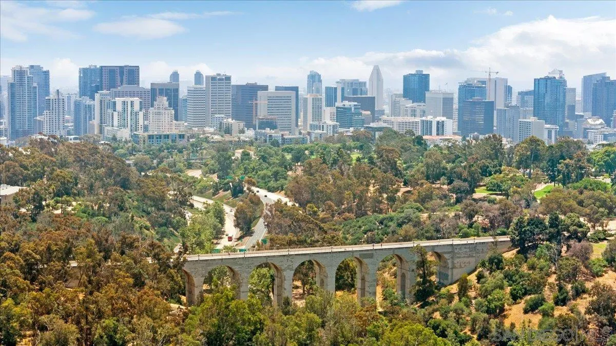 3211 5th Ave Unit 202