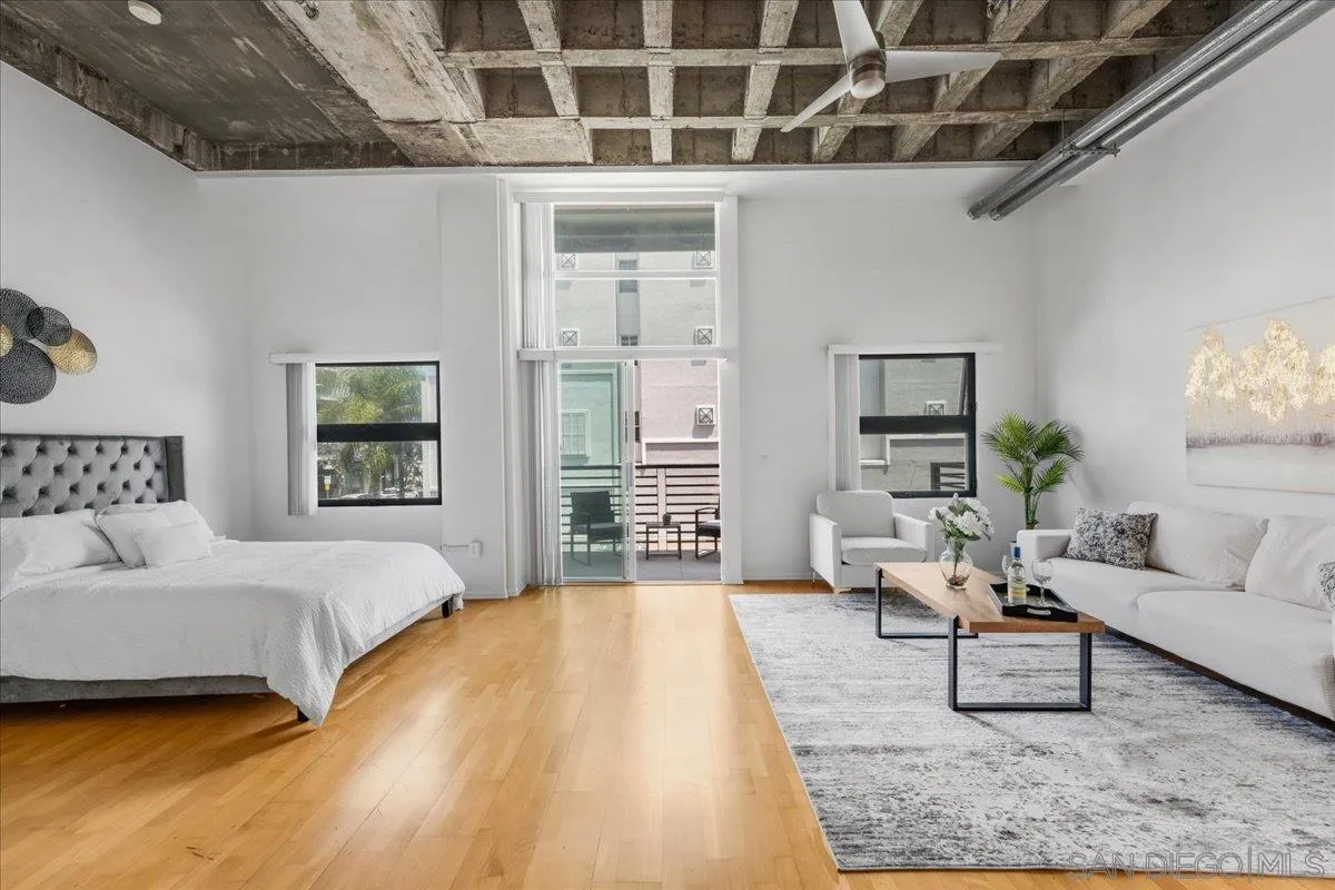 3211 5th Ave Unit 202