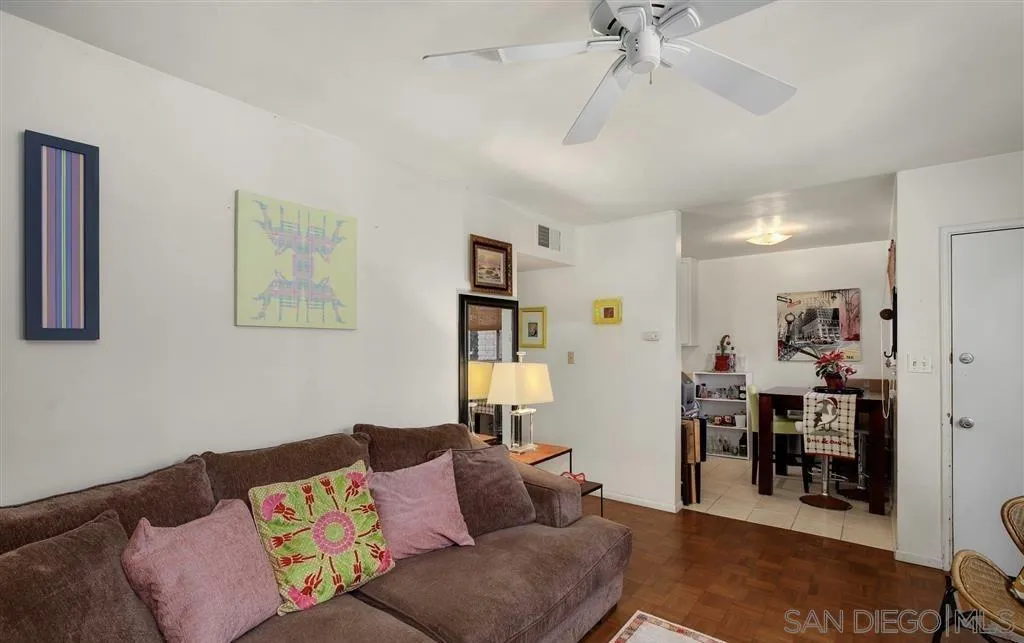 344-46 N Acacia Ave