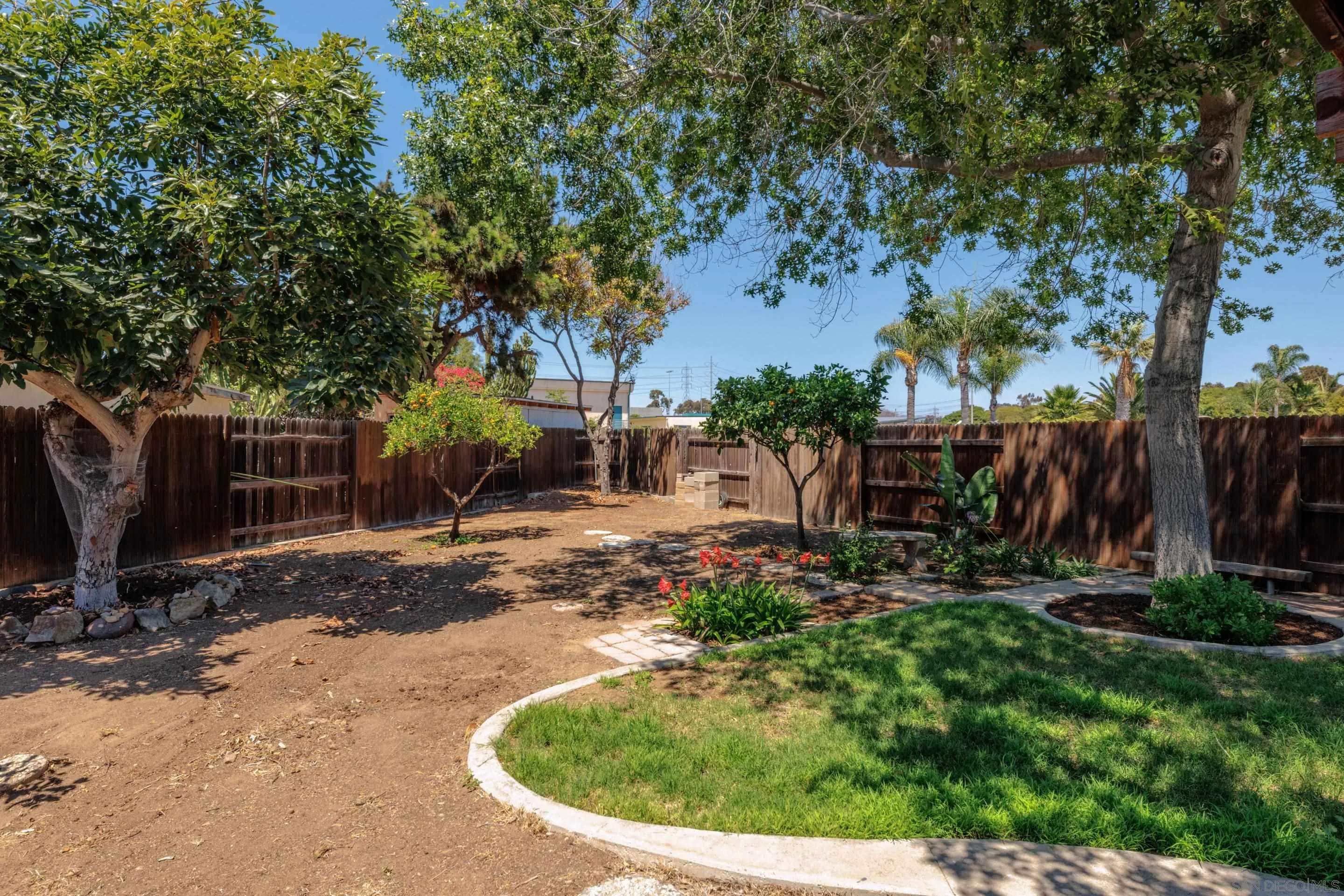1475 Jasper Ct