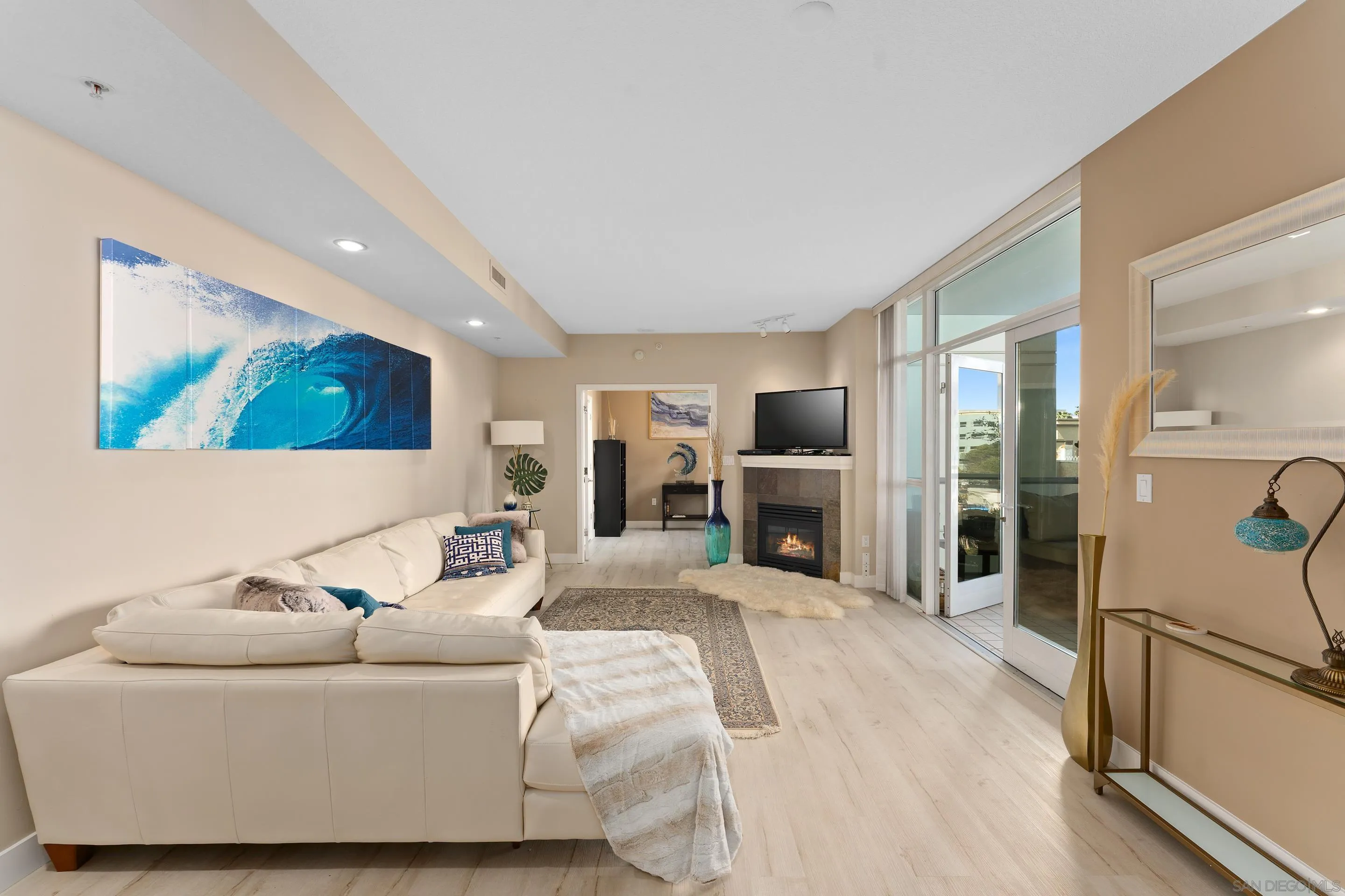 850 Beech St Unit 701