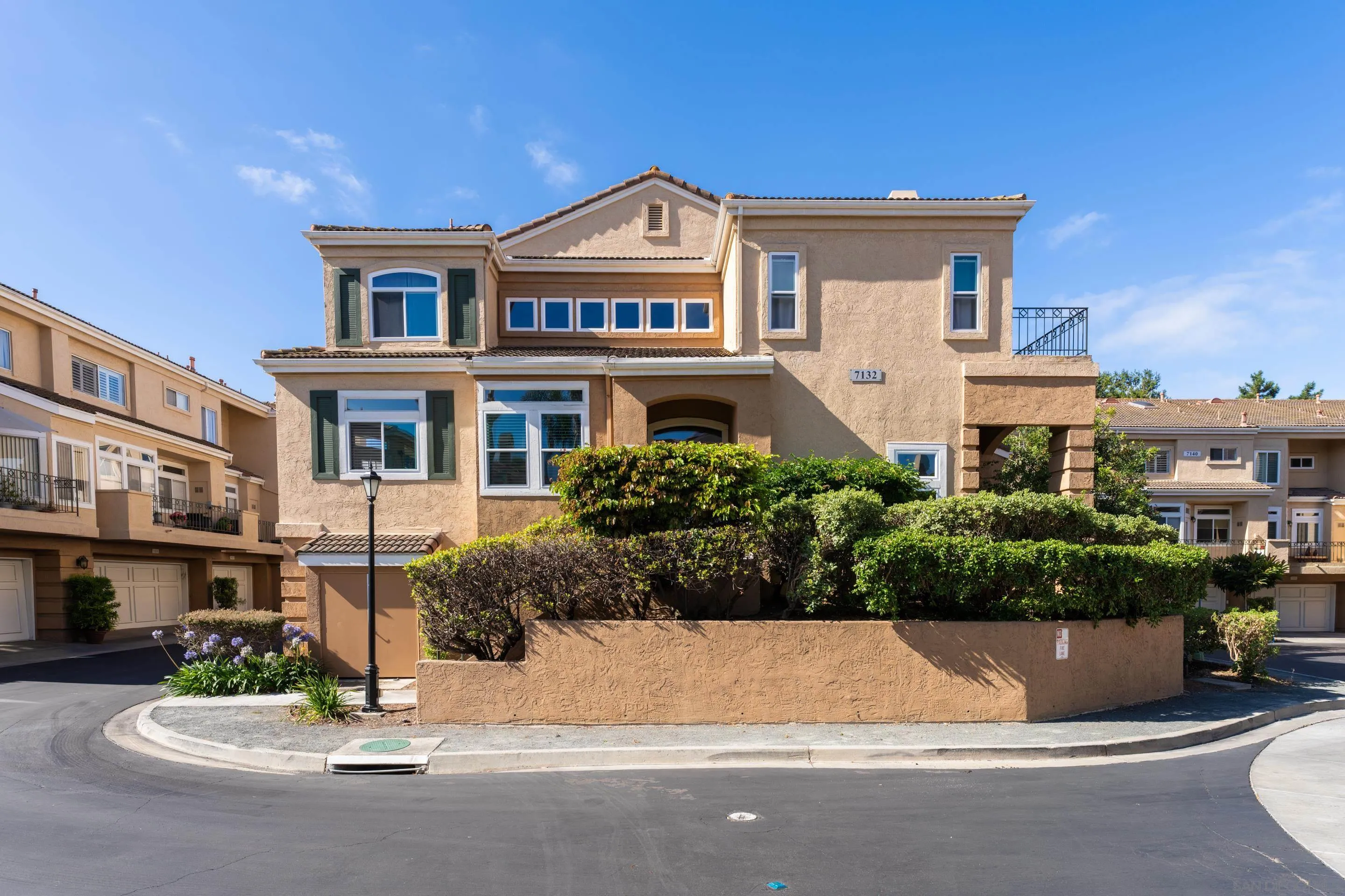 7132 Calabria Ct A