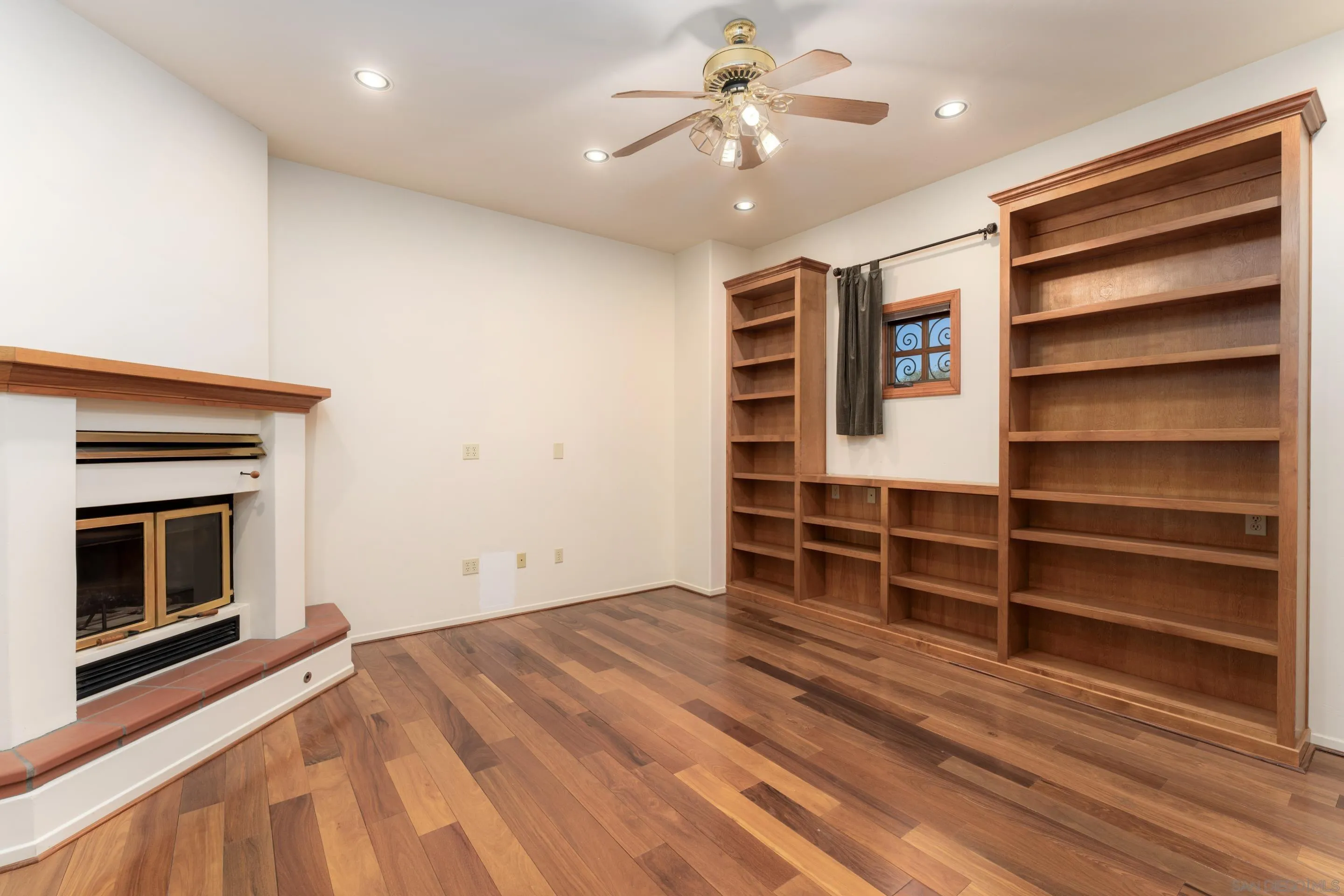 4029 Alta Loma Dr