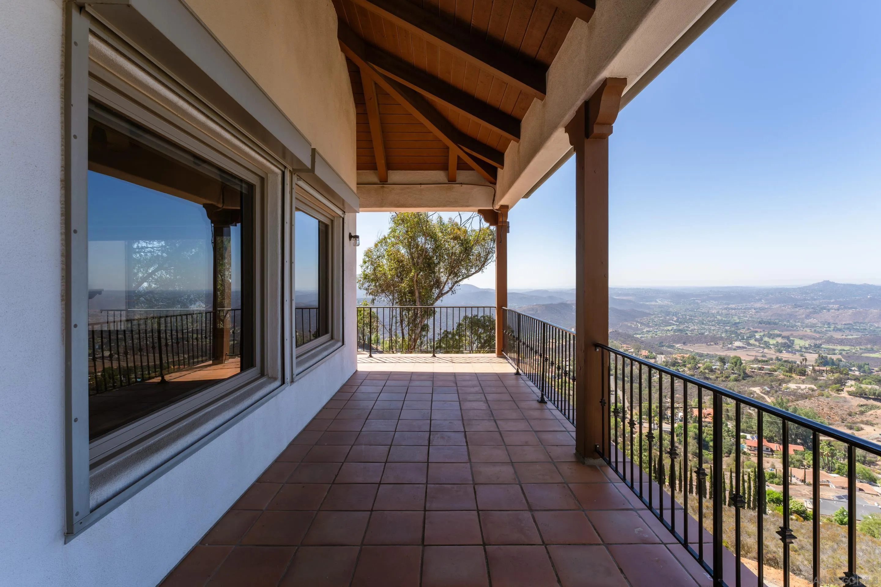 4029 Alta Loma Dr