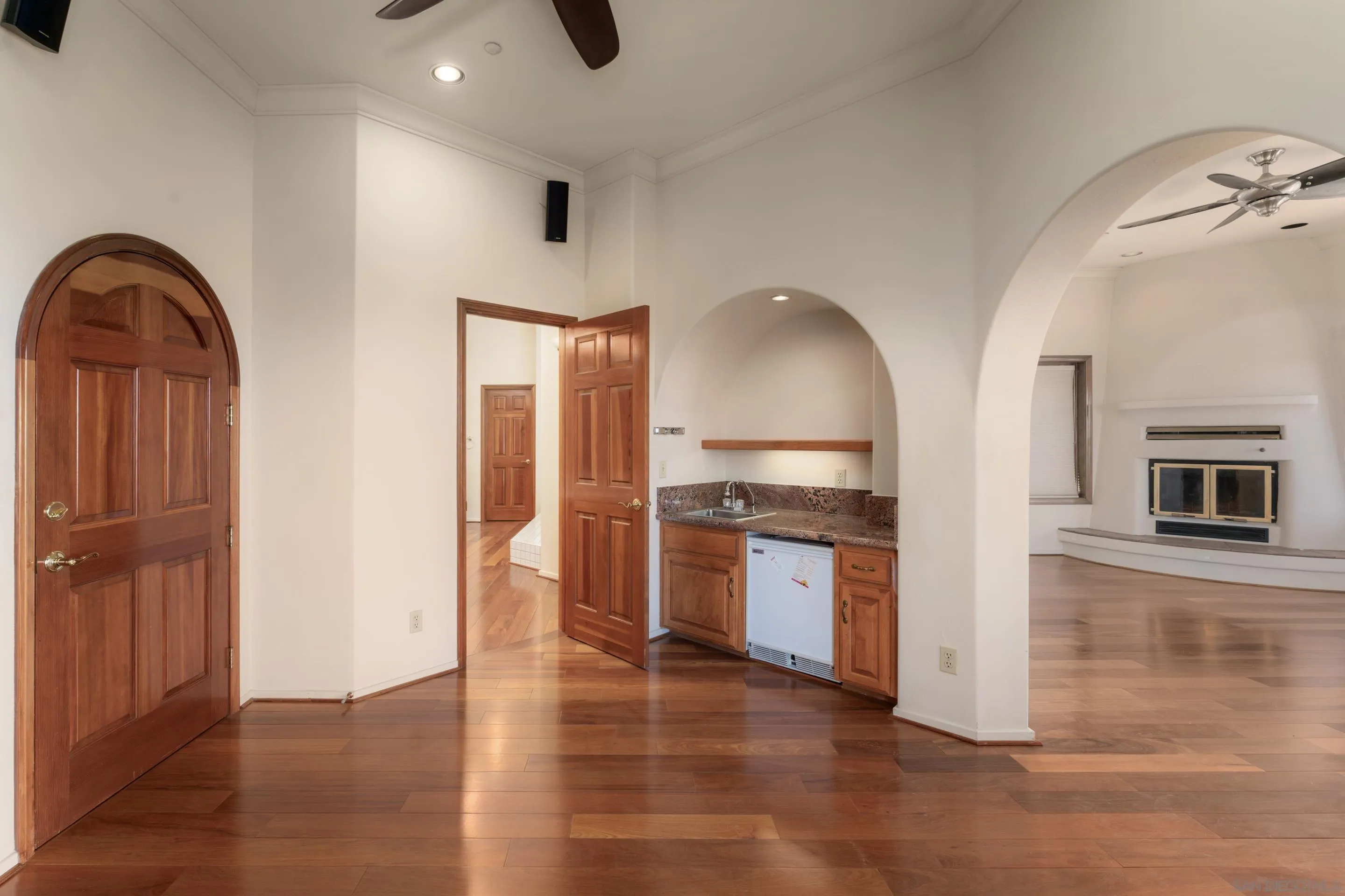 4029 Alta Loma Dr