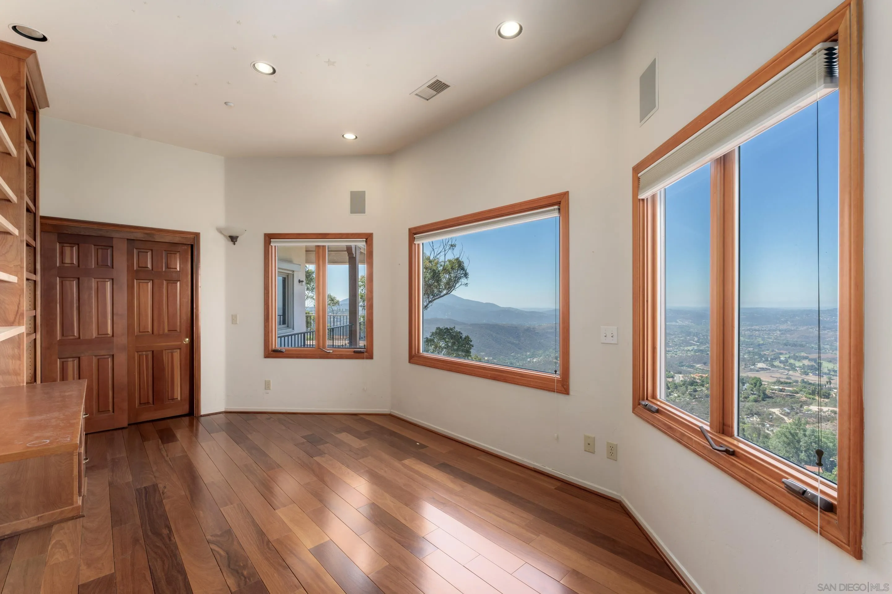 4029 Alta Loma Dr
