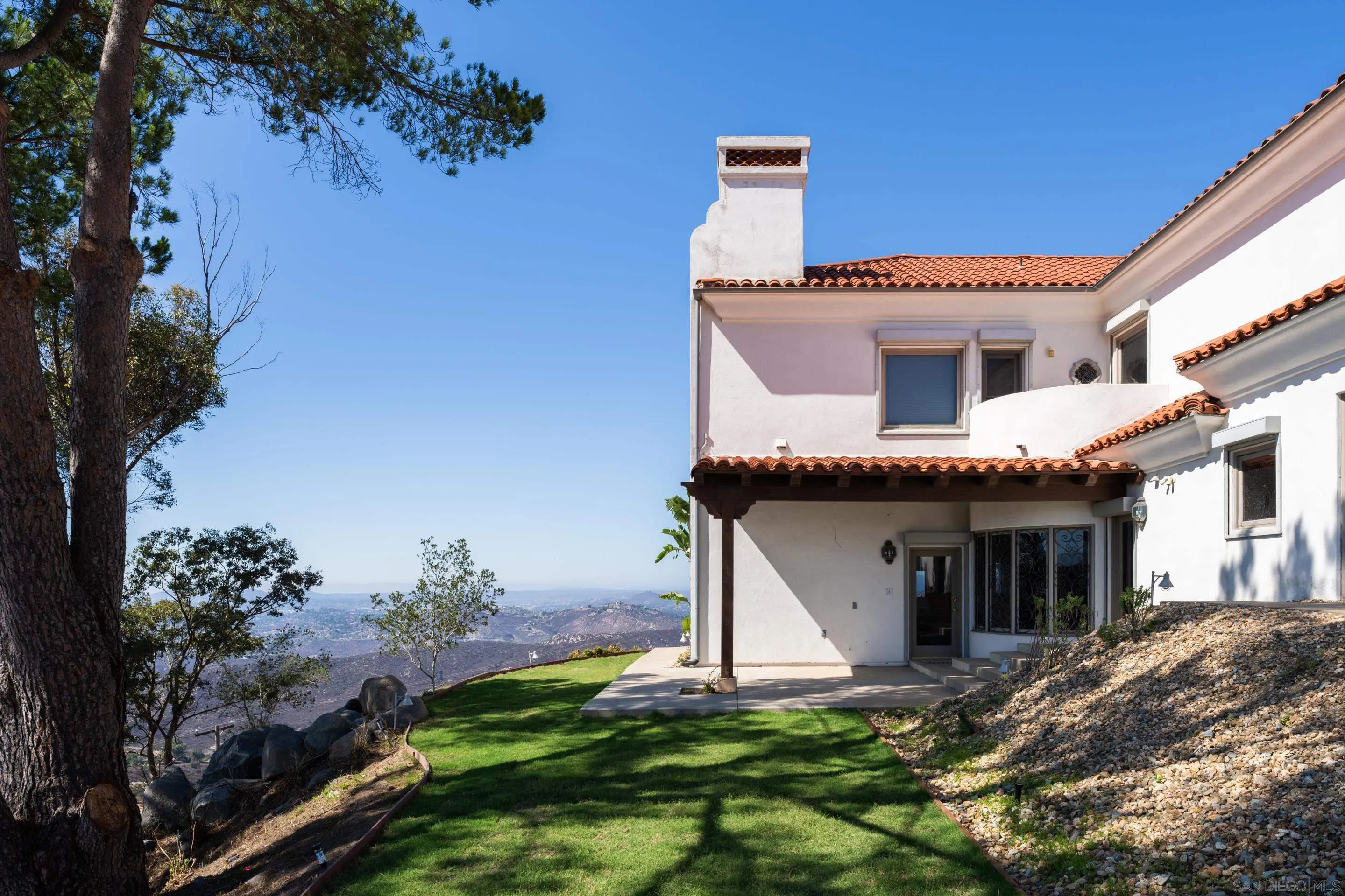 4029 Alta Loma Dr