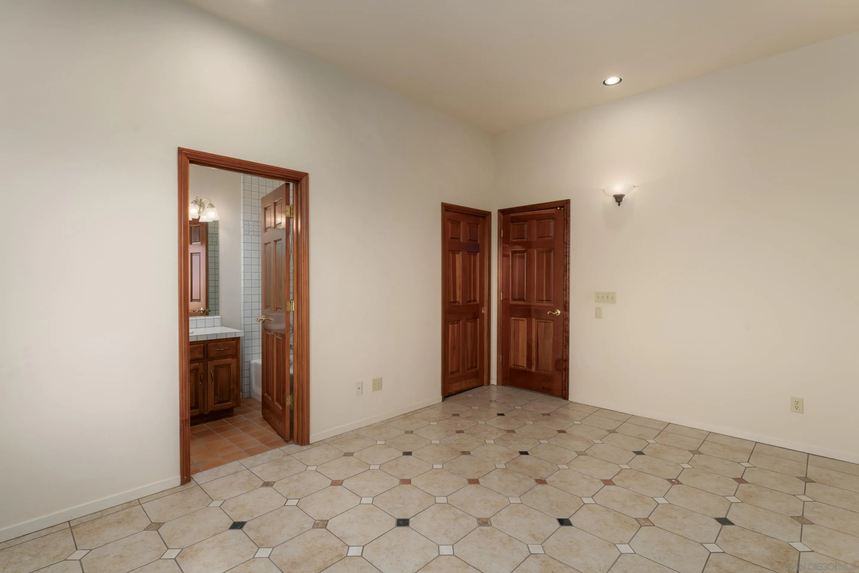 4029 Alta Loma Dr