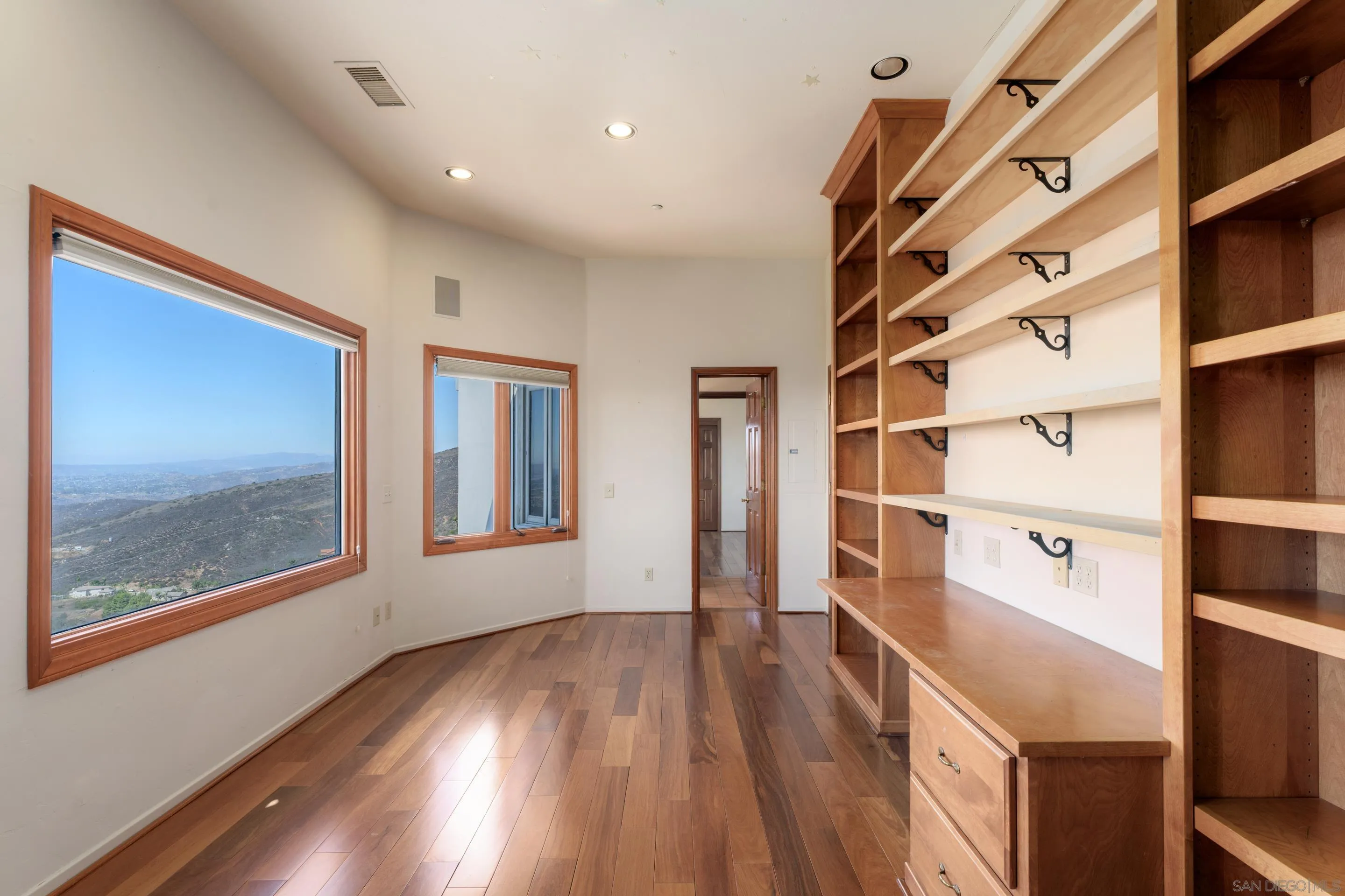 4029 Alta Loma Dr