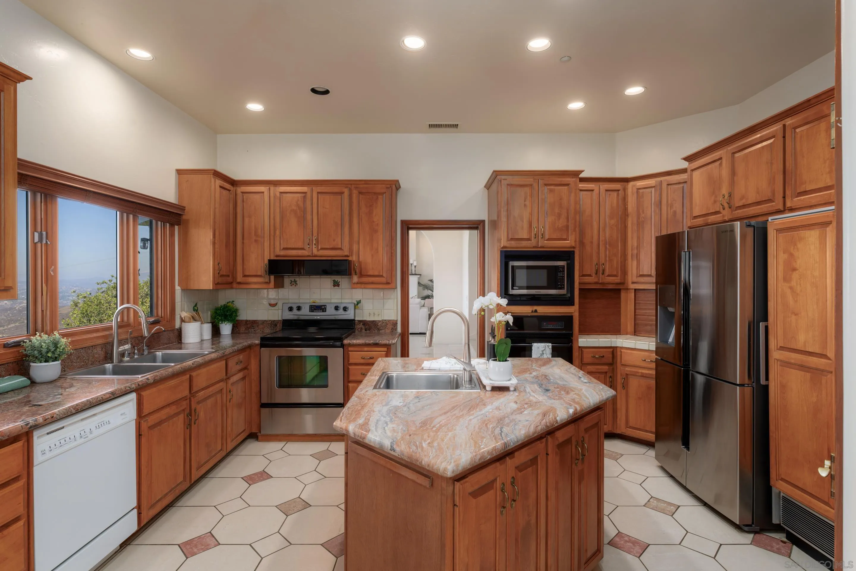 4029 Alta Loma Dr
