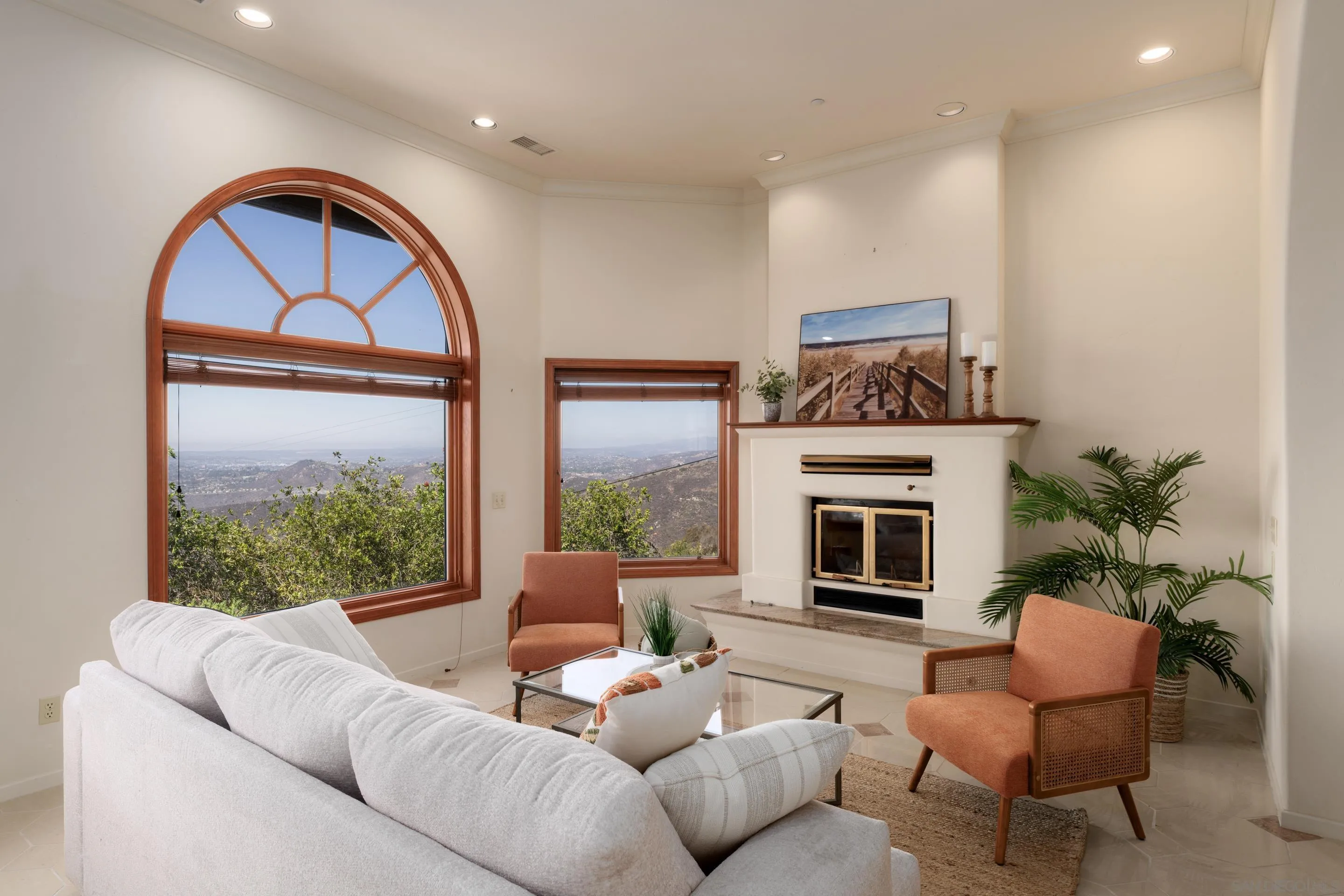 4029 Alta Loma Dr