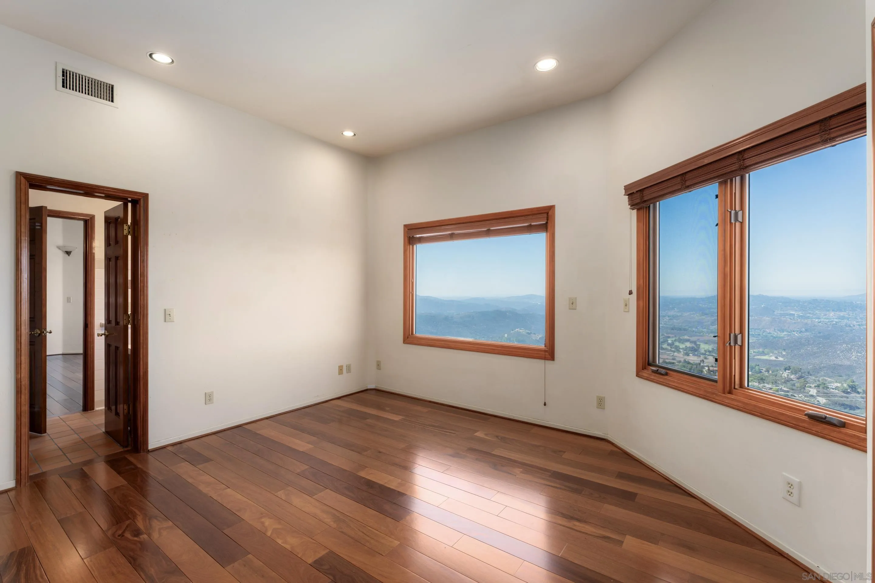 4029 Alta Loma Dr