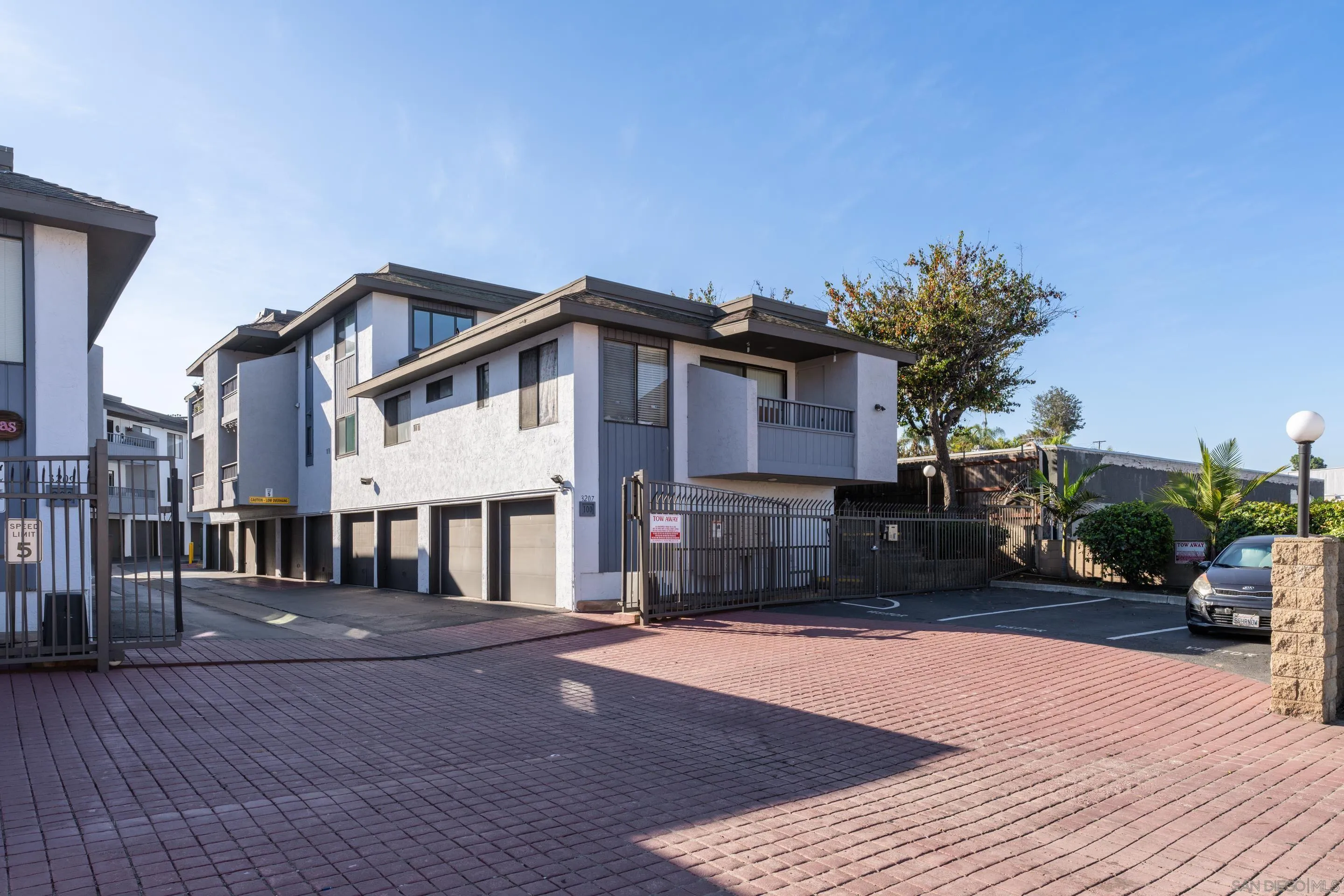 3207 Midway Dr Unit 104