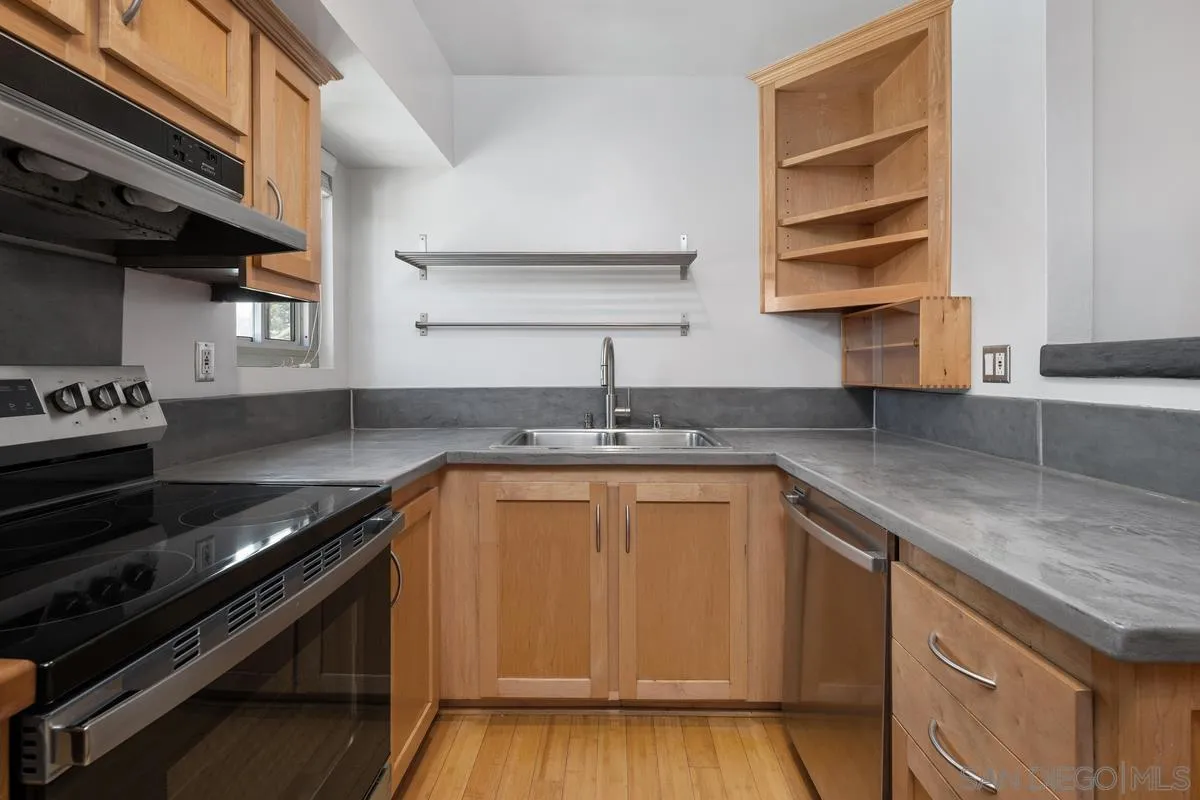 2600 Torrey Pines Rd Unit A31