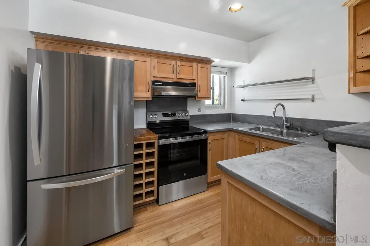 2600 Torrey Pines Rd Unit A31
