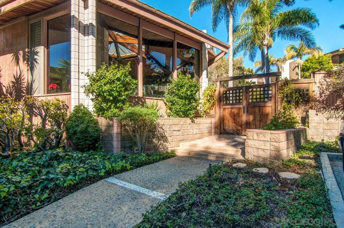 2600 Torrey Pines Rd Unit A31