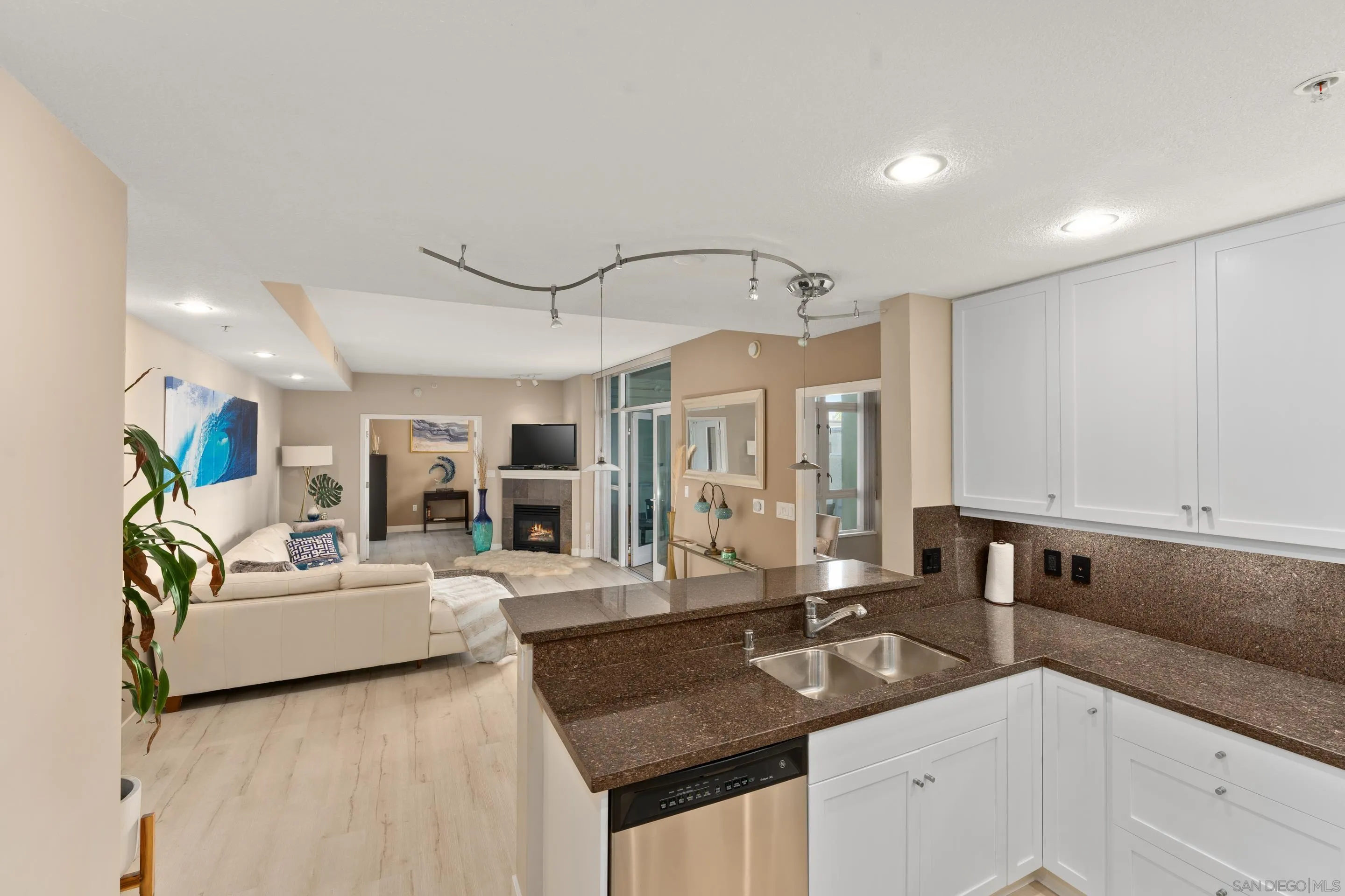 850 Beech St Unit 701