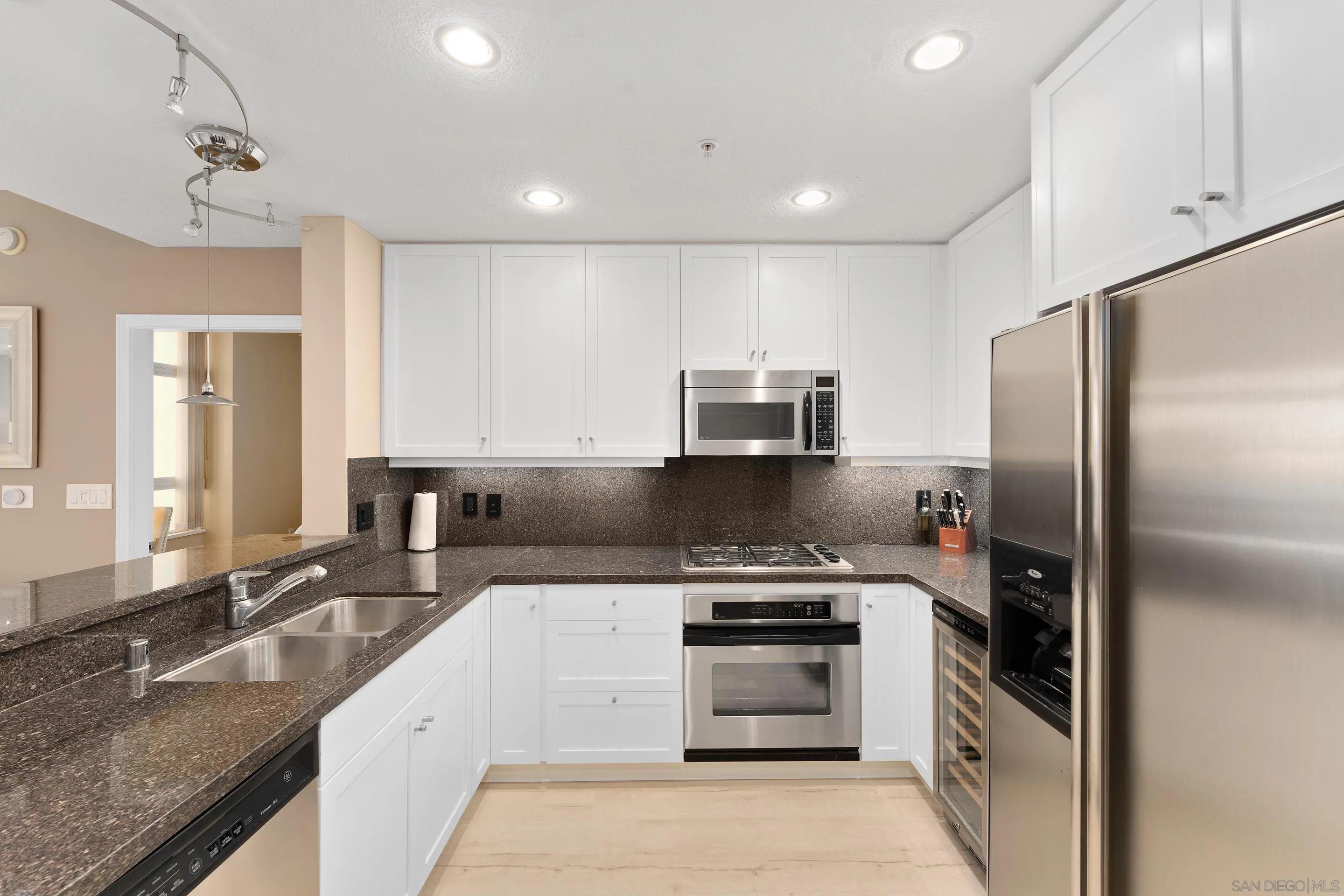 850 Beech St Unit 701