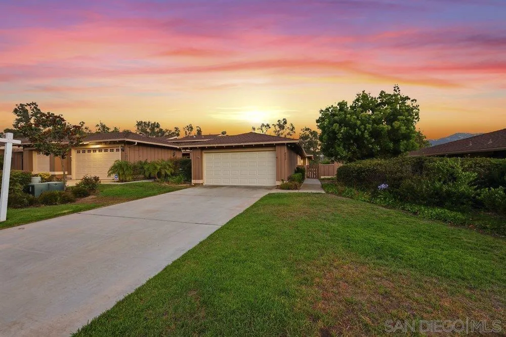 8635 Circle R Valley