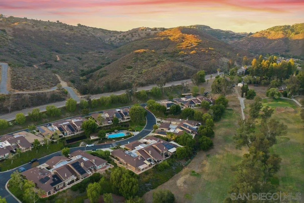 8635 Circle R Valley