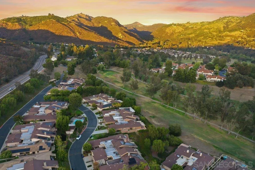 8635 Circle R Valley