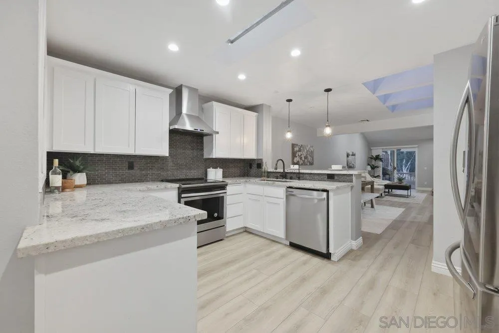 8635 Circle R Valley