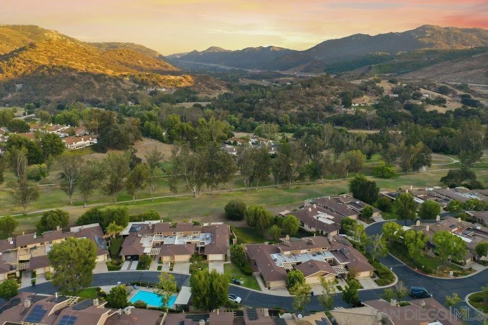 8635 Circle R Valley