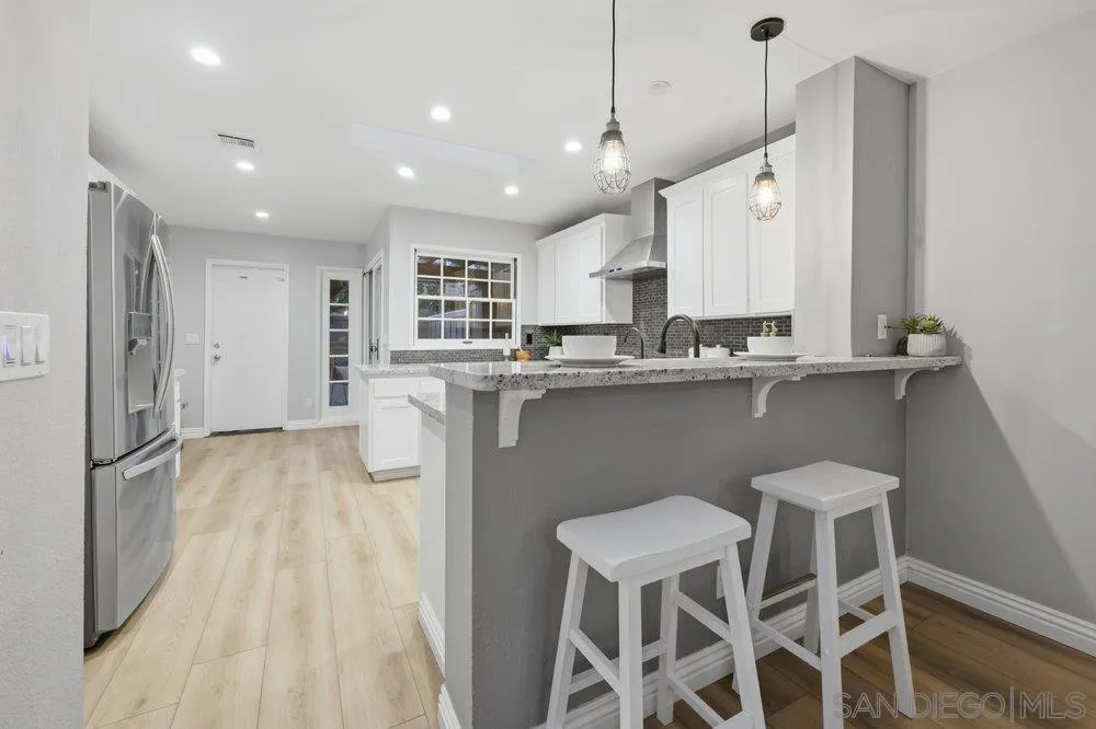 8635 Circle R Valley
