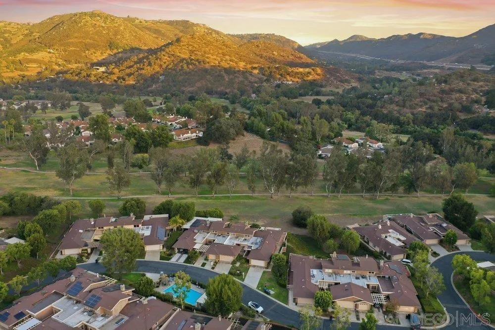 8635 Circle R Valley