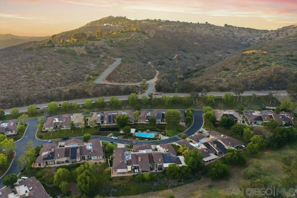 8635 Circle R Valley