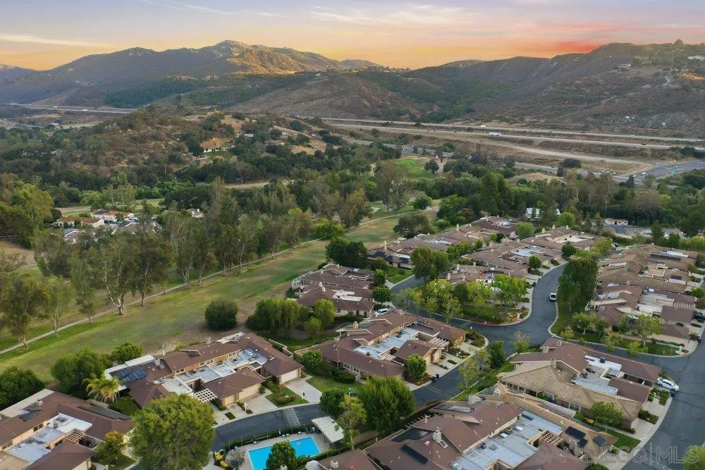 8635 Circle R Valley