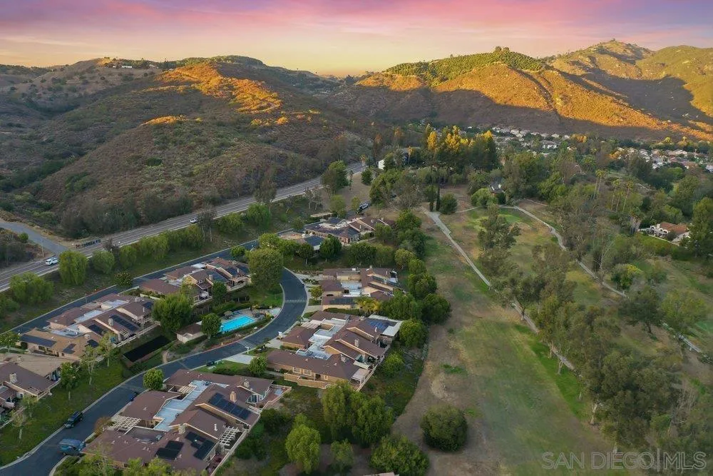 8635 Circle R Valley
