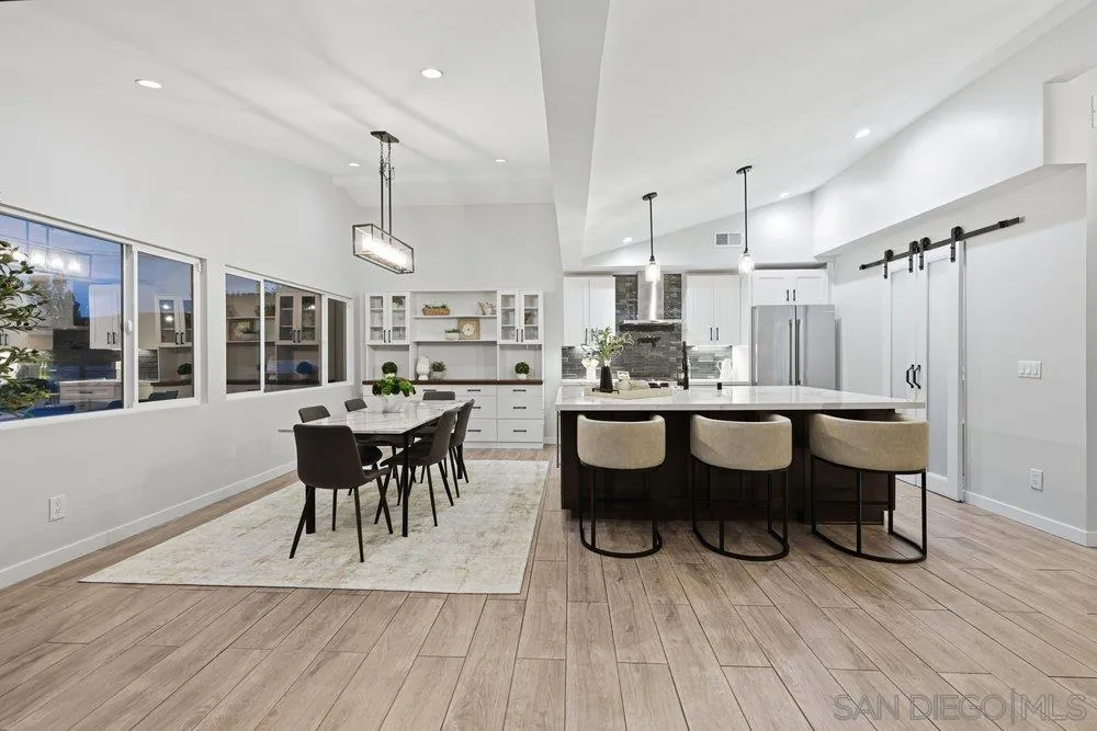 6217 Boulder Lake