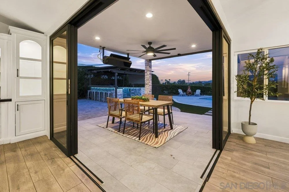 6217 Boulder Lake
