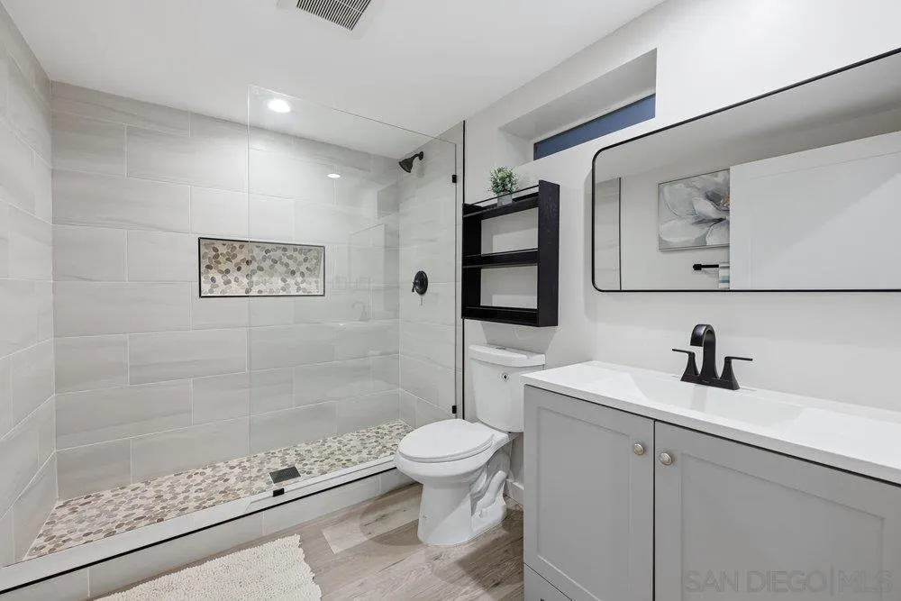 6217 Boulder Lake
